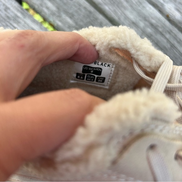 Brandblack Bravo Faux Shearling Lace Up SNEAKERS Size 9 Neutral - Picture 11 of 11